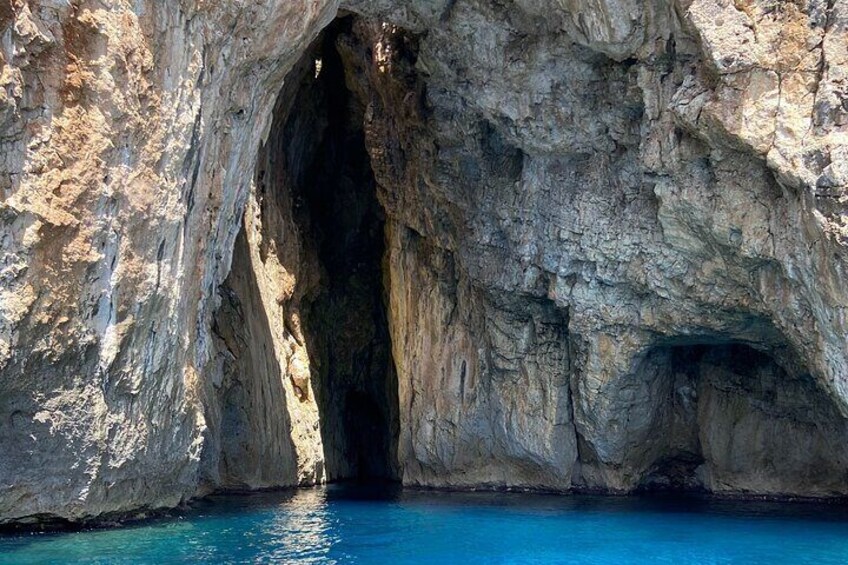 3-Hour Guided Boat Tour to the Caves in Santa Maria di Leuca