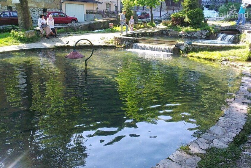 Blue Water, Travnik