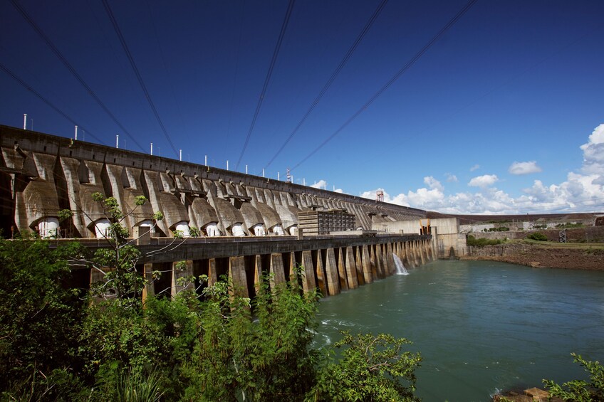 Itaipu Dam with Wild Animals Eco Retreat