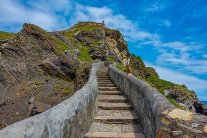 Bilbao: Gaztelugatxe, Bermeo, Mundaka, Gernika dengan anggur Txakoli