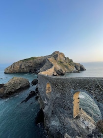 Bilbao: Gaztelugatxe, Bermeo, Mundaka, Gernika y tour de vinos