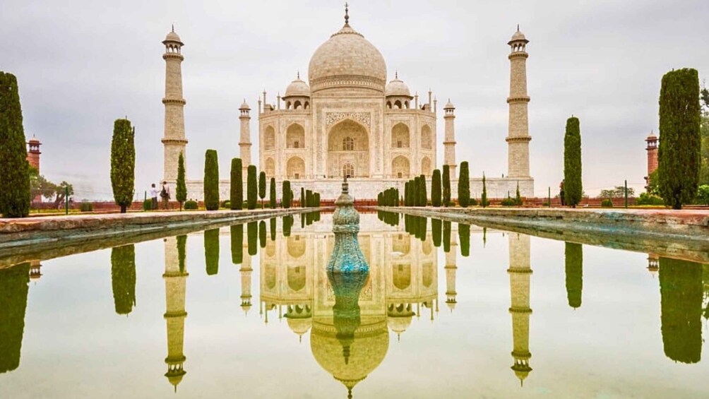 Picture 7 for Activity From Delhi: Sunrise Taj Mahal & Agra Fort Tour with Transfer