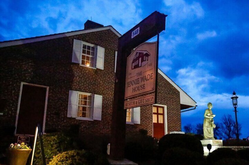 Spirits of Jennie Wade Ghost Night Tour in Gettysburg