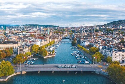 Zurich : Visite privée à pied personnalisée avec un guide (visite privée)