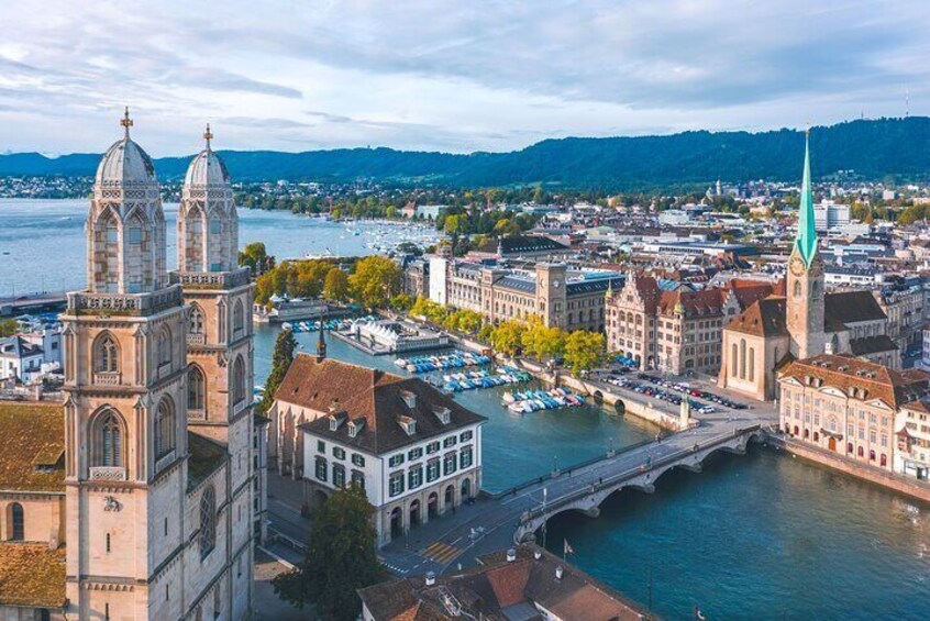 Private Custom Tour in Zurich with Local Guide 