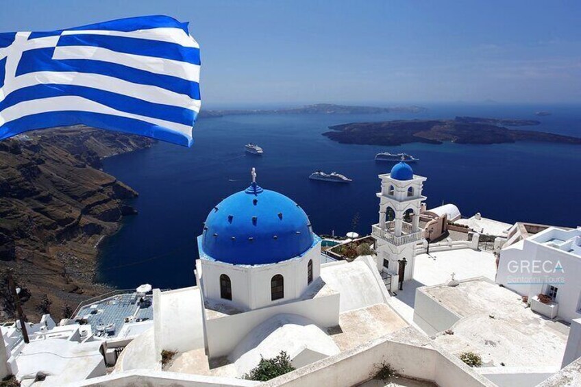 Admire breathtaking panoramic views from the Aegean balcony in Imerovigli.