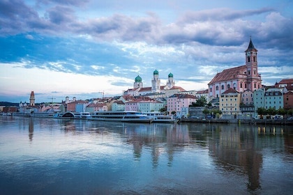 Private Transfer from Munich to Passau, 2 Hour Stop in Dachau