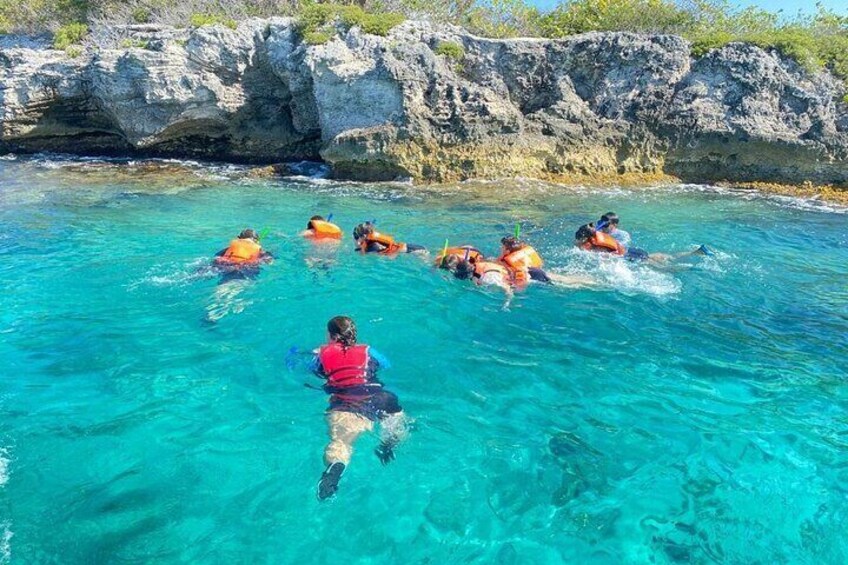 Snorkeling in Isla Mujeres and Underwater Museum