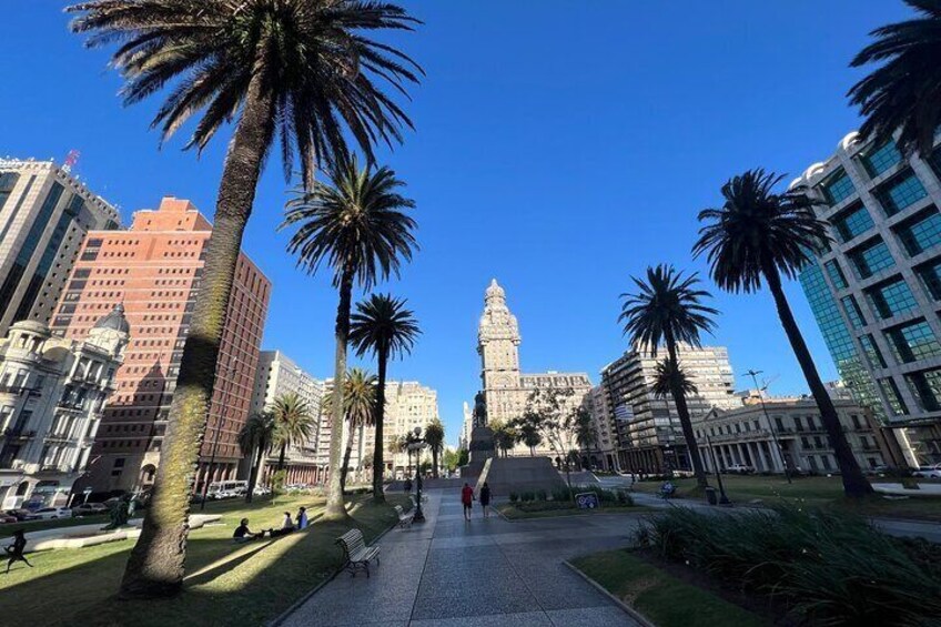 Walking Tour of the City of Montevideo