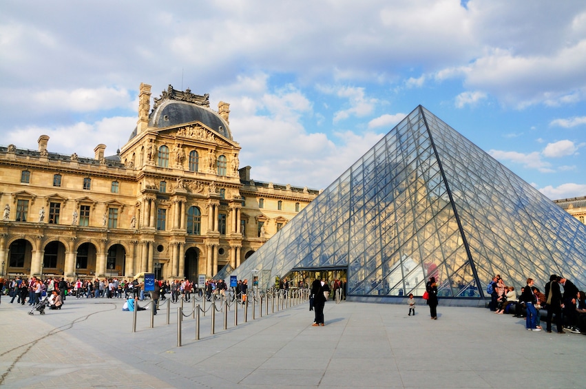 Paris Private Day Tour with Driver Guide