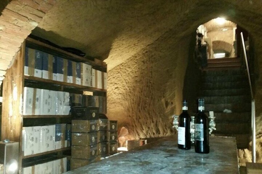 Tasting of the Best Wines in Siena in an Etruscan Crypt