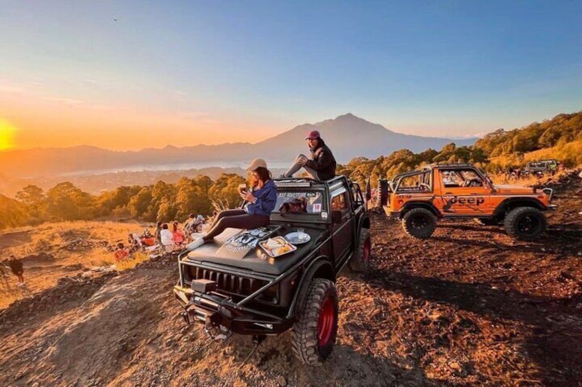 Mount batur jeep sunrise tour 
