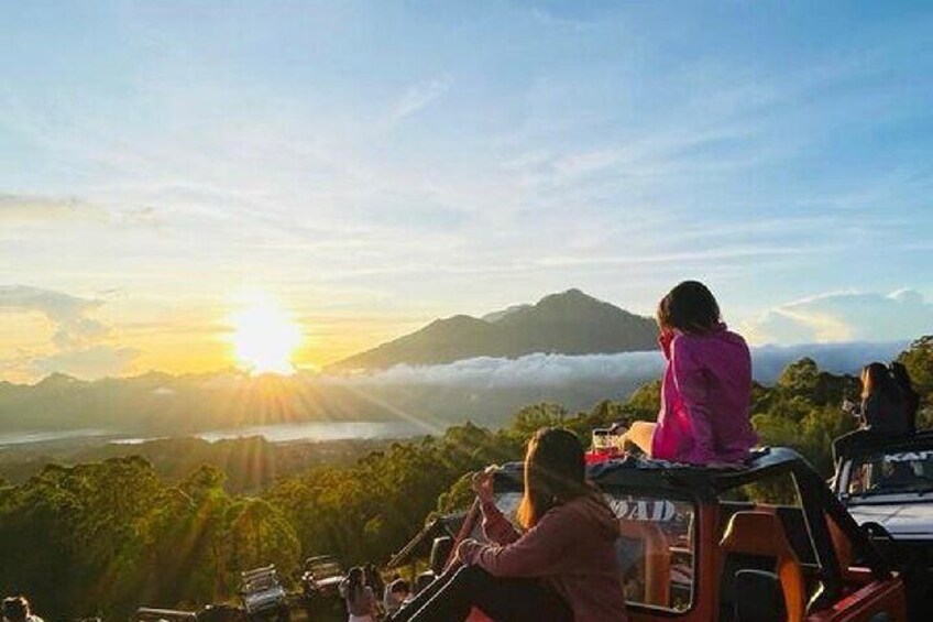 Mount batur jeep sunrise tour 