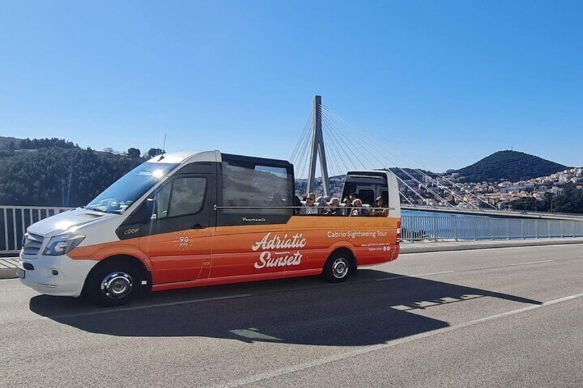 Dubrovnik: Convertible bus panorama tour with audioguide