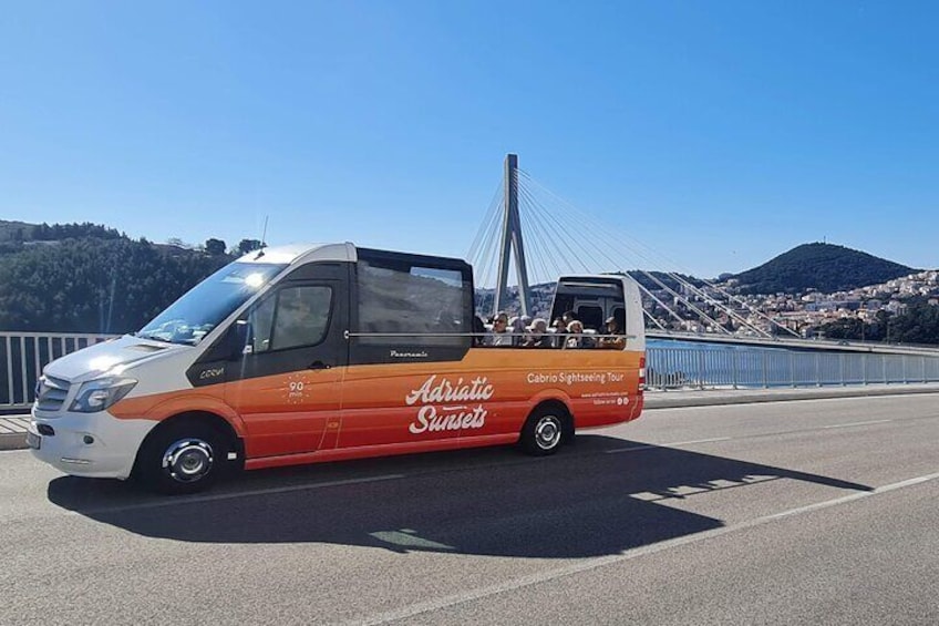Dubrovnik: Convertible bus panorama tour with audioguide