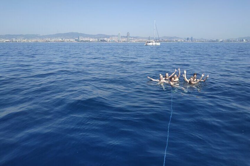 2 Hours Sailing Experience in Barcelona