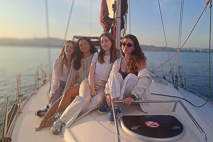 Sailing Experience in Barcelona with snacks and drinks