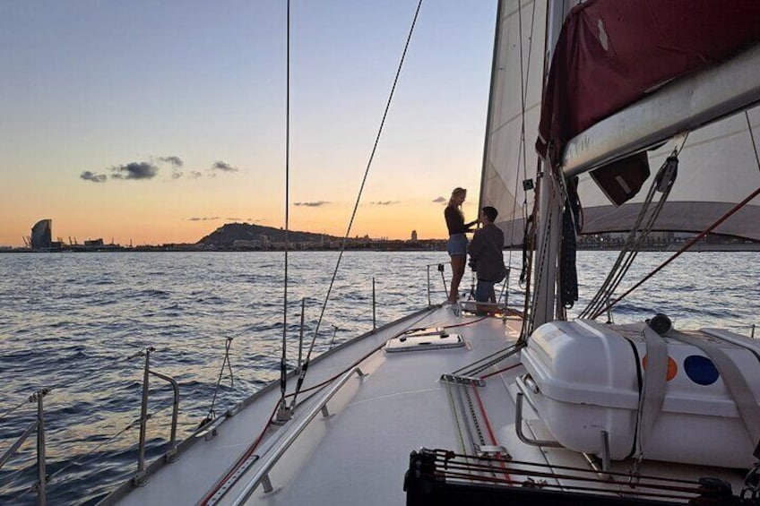2 Hours Sailing Experience in Barcelona