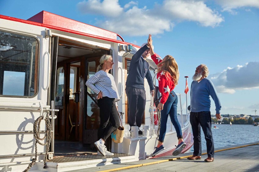 Picture 1 for Activity Hamburg: City Cruise on Alster Lake