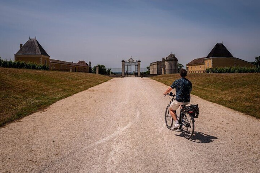 Saint-Émilion Wine Tour By Electric Bike