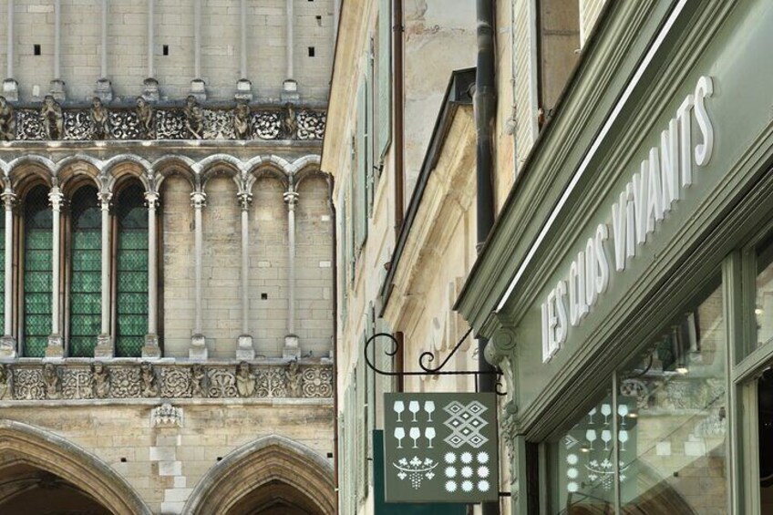 Les Clos Vivants, at the foot of the Church of Notre Dame in Dijon