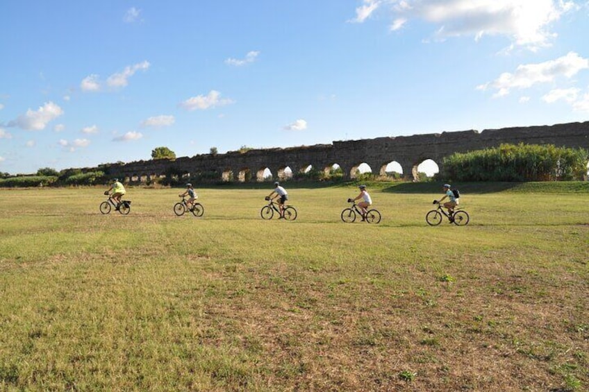 Cannondale E-Bike Tour: Appian Way, Catacombs and Aqueducts