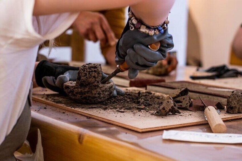 Learn How to Carve and Sculpt in Akrotiri 