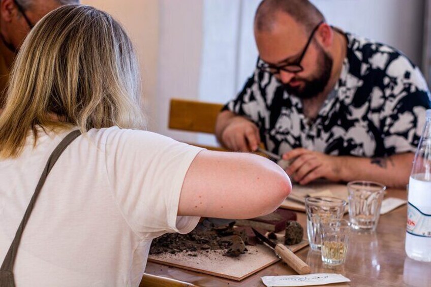 Learn How to Carve and Sculpt in Akrotiri 