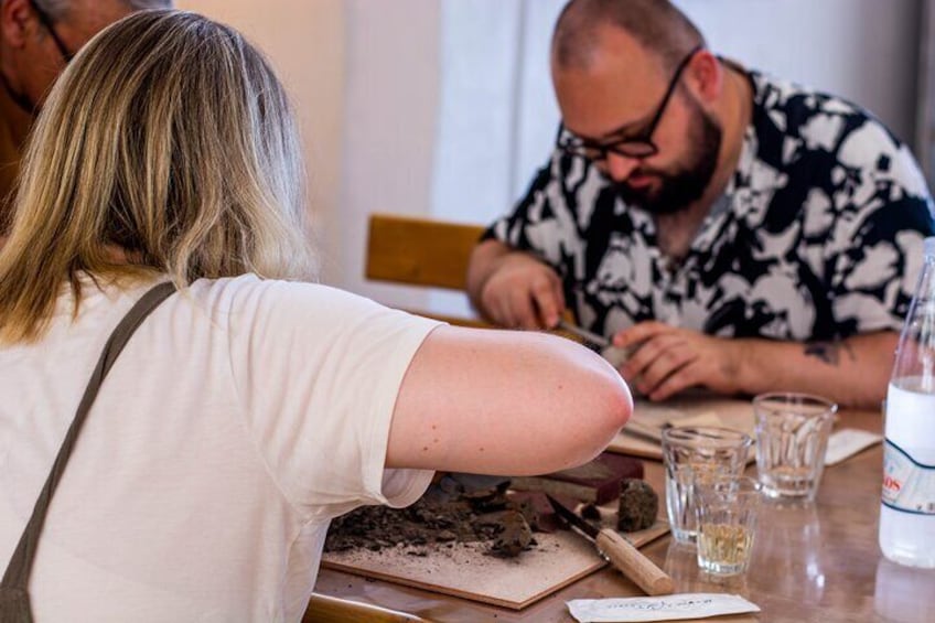 Learn How to Carve and Sculpt in Akrotiri