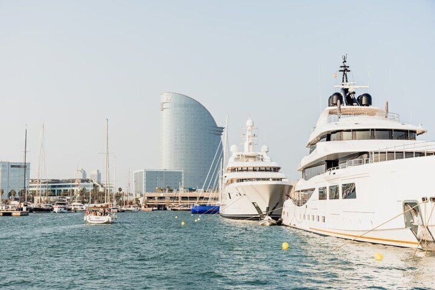 Sailing Cruise in Barcelona led by Young & Local Captain