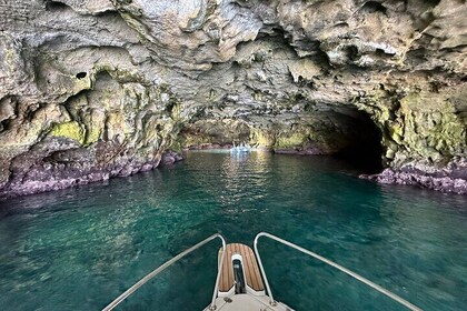 Private tour in Polignano to discover the caves with aperitif