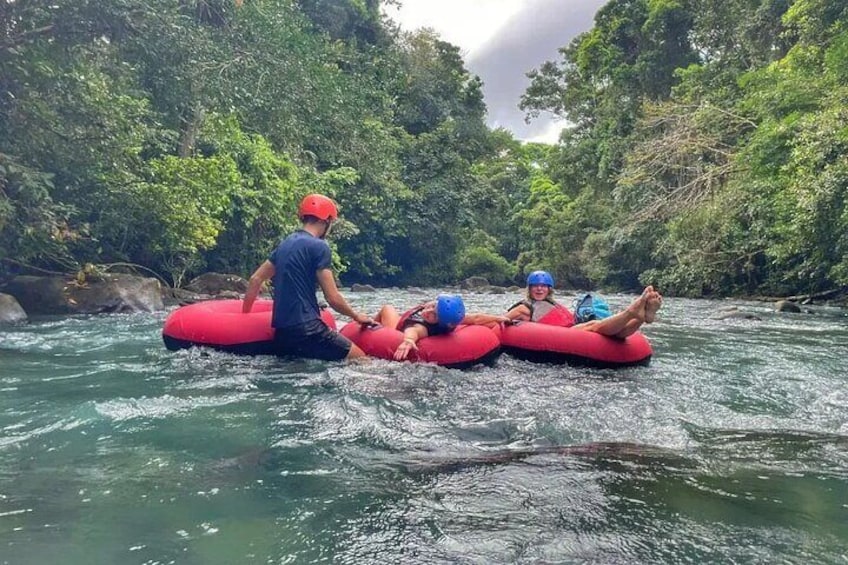 Perfect day in Río Celeste: Waterfall, Lunch and Tubing Tour.