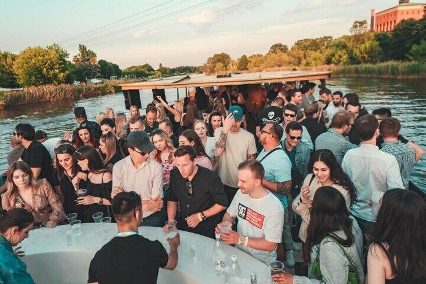 Boat Party in Wroclaw with Unlimited Drinks 