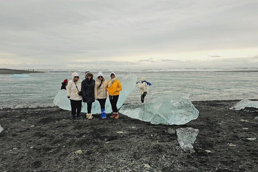 Jokulsarlon :Day Tour of Diamond Beach & Floating Glacier Lagoon