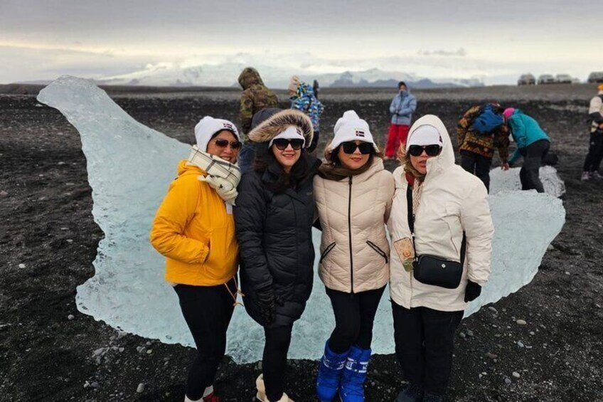 Jokulsarlon :Day Tour of Diamond Beach & Floating Glacier Lagoon