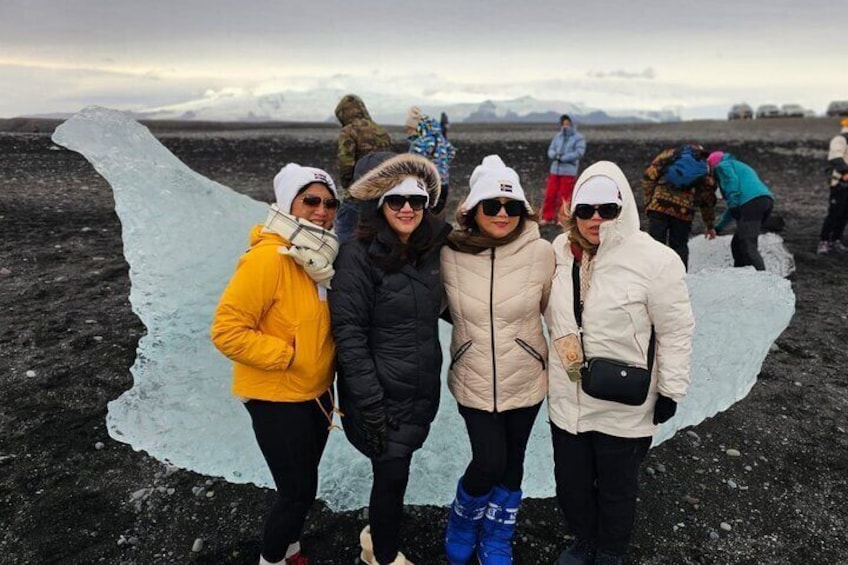 Jokulsarlon :Day Tour of Diamond Beach & Floating Glacier Lagoon