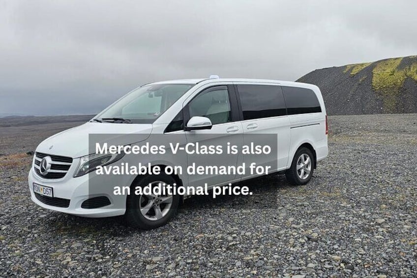 Diamond Beach & Jökulsárlón Floating Glacier Guided Day Tour