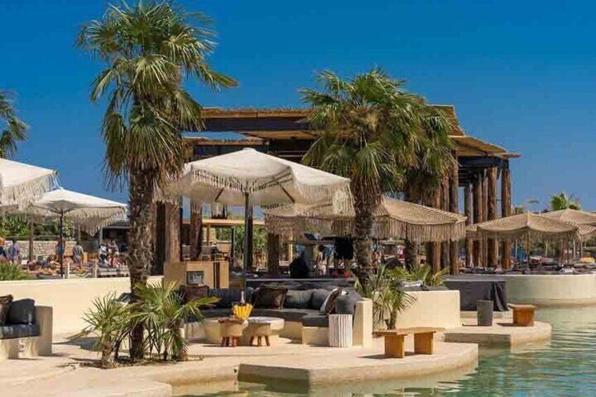 Private Guided Tour in Mykonos with Luxury Car