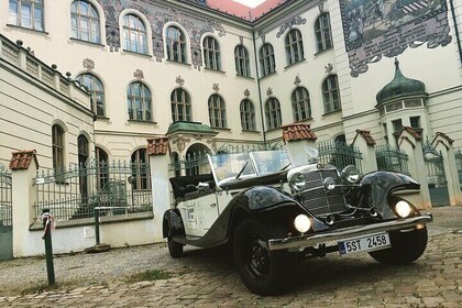 Auto d'epoca Praga - Grand City Tour 150min / 1-6 pers. 2,5 ore