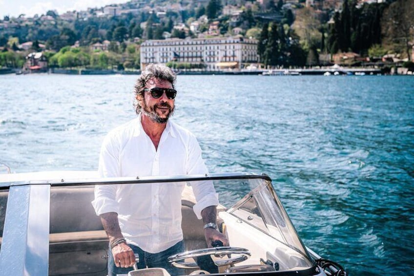 2 Hours Private and Guided Cruise on Lake Como by motorboat