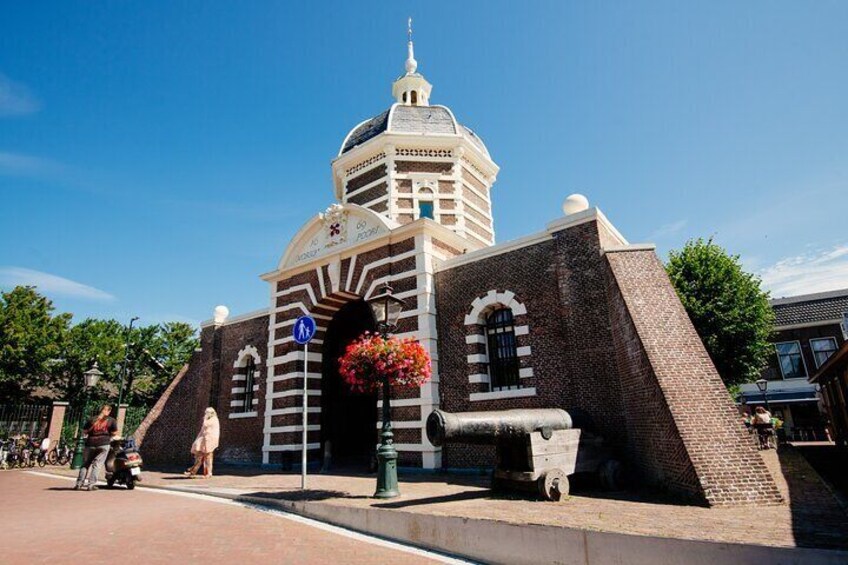 The old Mors entrance (Moorspoort) to Leiden.