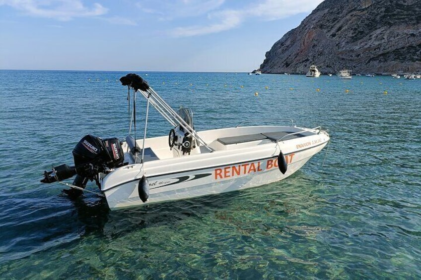 Half-Day Boat Rental with Skipper Option in Milos