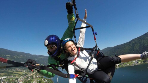 Villach/Ossiachersee: vuelo en tándem «de acción» en parapente