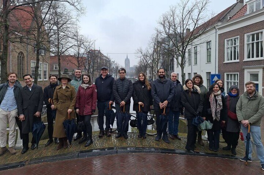 Large group in front of Oude Delft