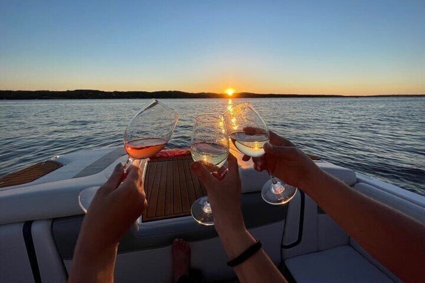2 Hour Sunset Tour in a Small Group in Canandaigua Public Cruise