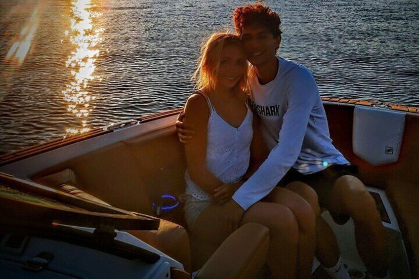 2 Hour Sunset Tour in a Small Group in Canandaigua Public Cruise