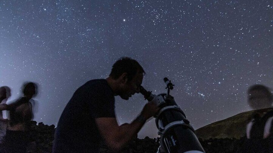 Explore the night sky!