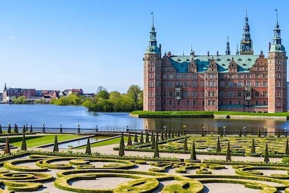 Half-Day Private Tour to Kronborg and Frederiksborg Castle