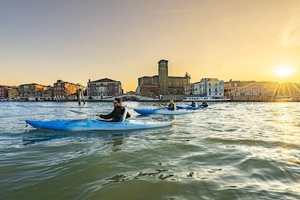 Sunset Kayak Class in Venice: intermediate training in the city