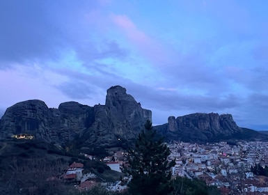 Excursión privada de un día a Meteora desde Atenas y recorrido con audio gr...